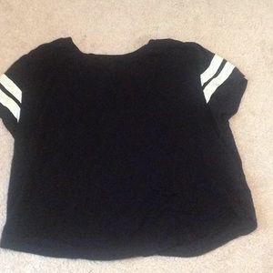 ❣️Cute black and white t-shirt❣️